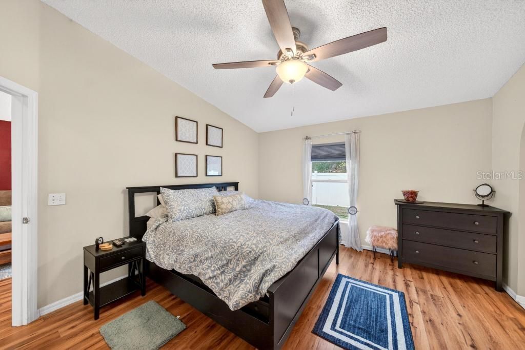 For Sale: $359,900 (3 beds, 2 baths, 1502 Square Feet)