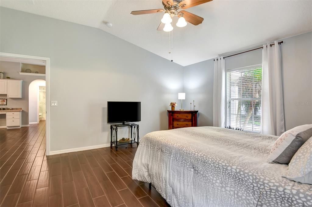 На продажу: $349,000 (3 спален, 2 ванн, 1814 Квадратных фут)