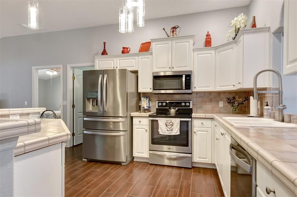 На продажу: $349,000 (3 спален, 2 ванн, 1814 Квадратных фут)