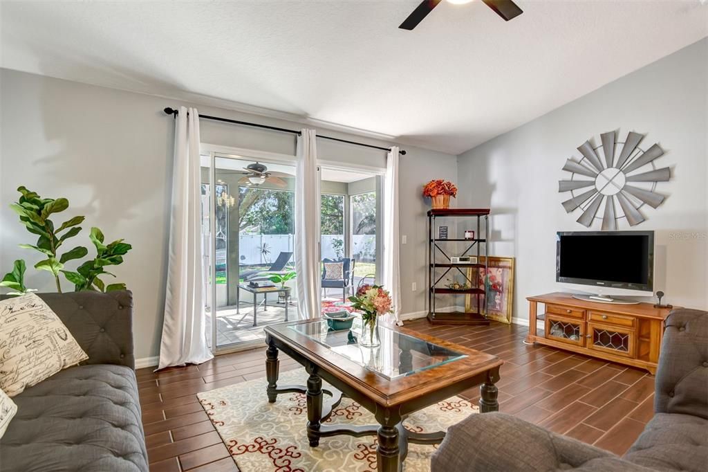 На продажу: $349,000 (3 спален, 2 ванн, 1814 Квадратных фут)