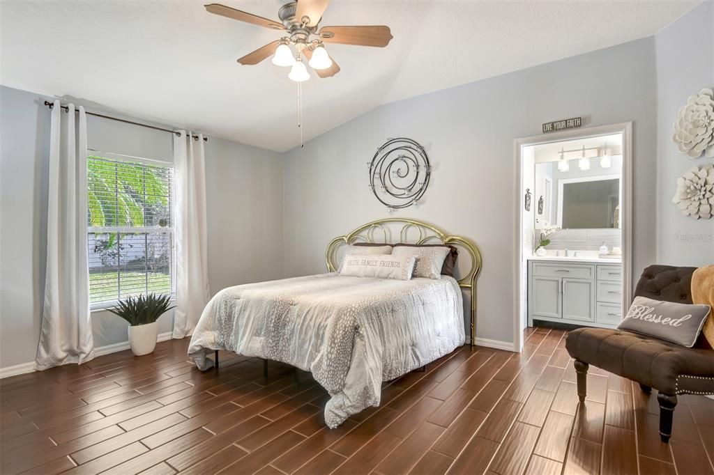 На продажу: $349,000 (3 спален, 2 ванн, 1814 Квадратных фут)