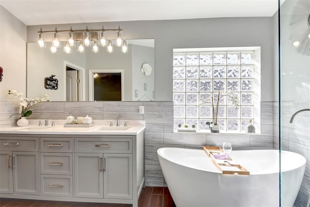 На продажу: $349,000 (3 спален, 2 ванн, 1814 Квадратных фут)