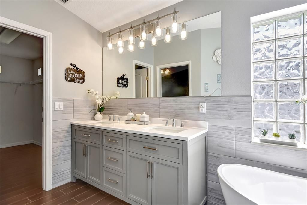 На продажу: $349,000 (3 спален, 2 ванн, 1814 Квадратных фут)