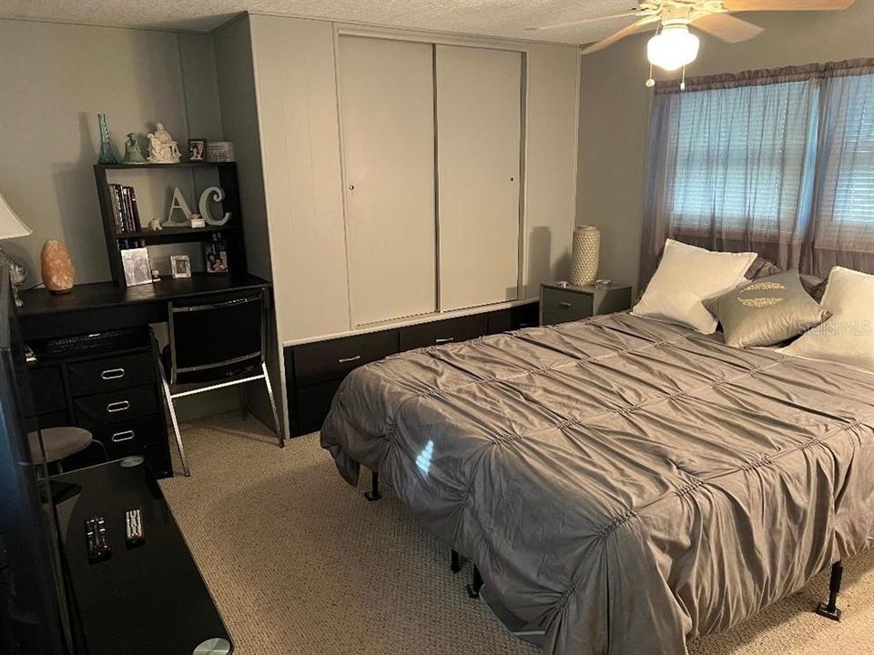 For Sale: $64,500 (1 beds, 1 baths, 516 Square Feet)