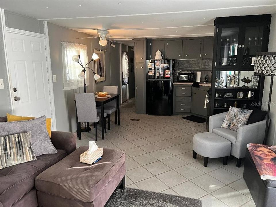 For Sale: $64,500 (1 beds, 1 baths, 516 Square Feet)