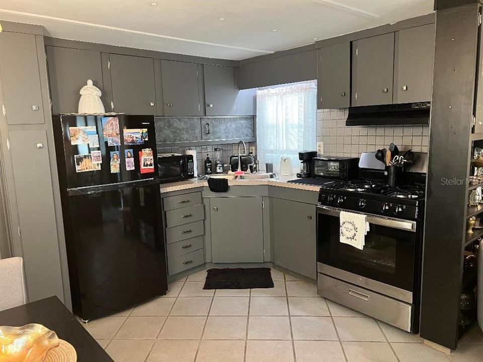 For Sale: $64,500 (1 beds, 1 baths, 516 Square Feet)