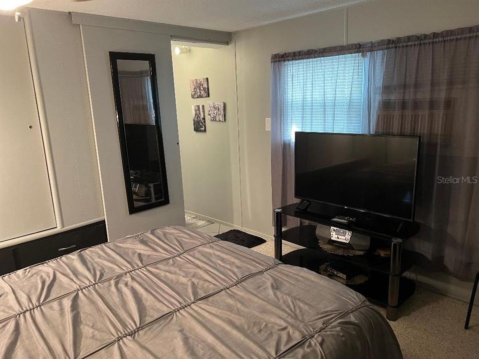 For Sale: $64,500 (1 beds, 1 baths, 516 Square Feet)