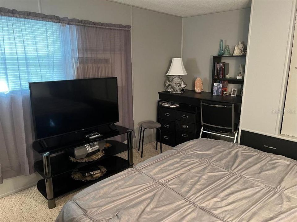 For Sale: $64,500 (1 beds, 1 baths, 516 Square Feet)