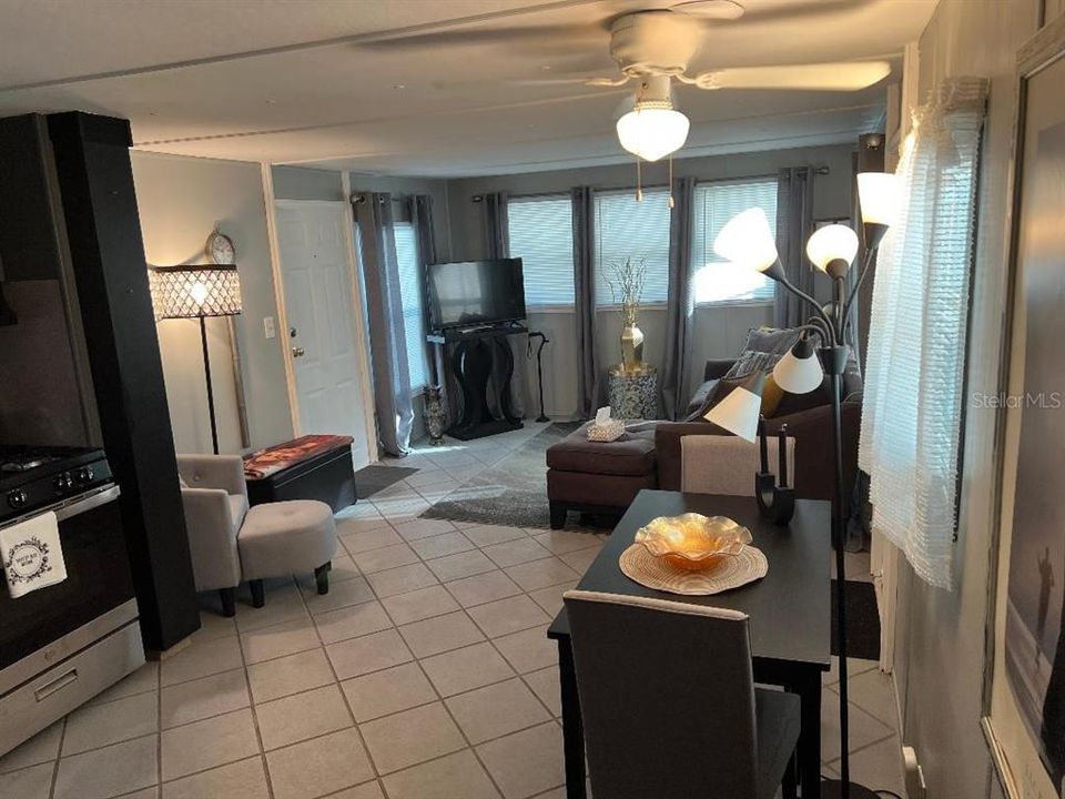 For Sale: $64,500 (1 beds, 1 baths, 516 Square Feet)