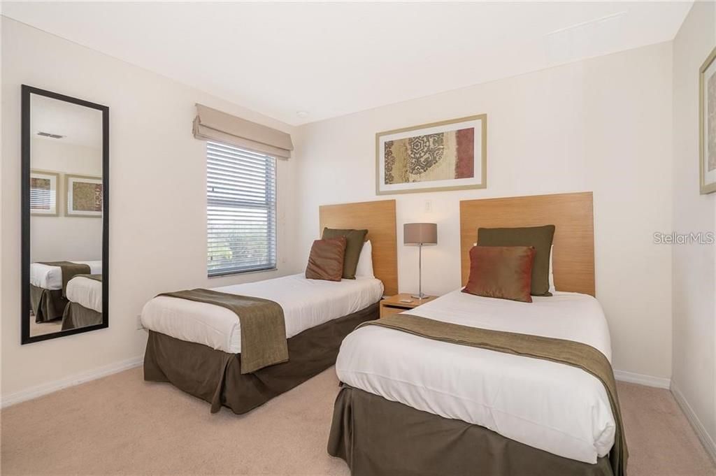 На продажу: $259,900 (2 спален, 2 ванн, 1161 Квадратных фут)