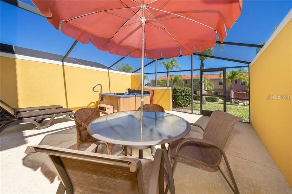 На продажу: $259,900 (2 спален, 2 ванн, 1161 Квадратных фут)