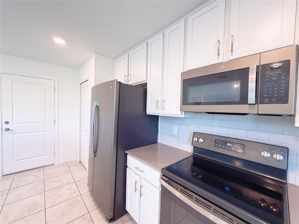 For Rent: $2,480 (4 beds, 3 baths, 2591 Square Feet)