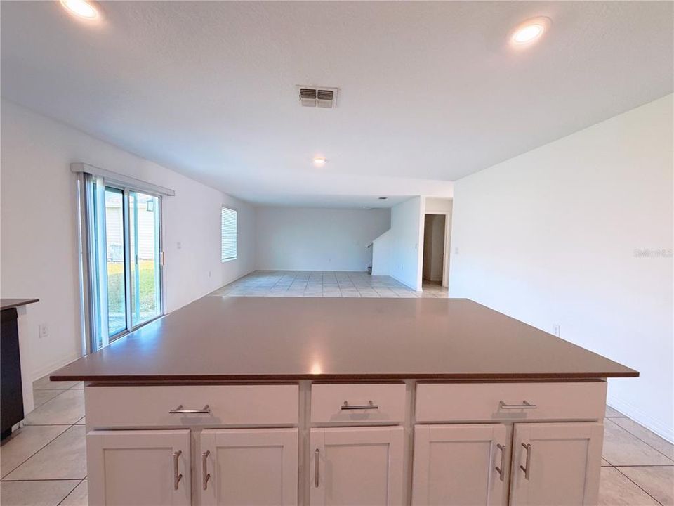 For Rent: $2,480 (4 beds, 3 baths, 2591 Square Feet)