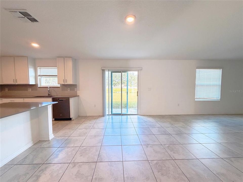 For Rent: $2,480 (4 beds, 3 baths, 2591 Square Feet)