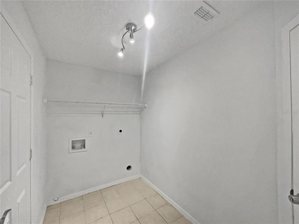 En Venta: $330,000 (3 camas, 2 baños, 1585 Pies cuadrados)