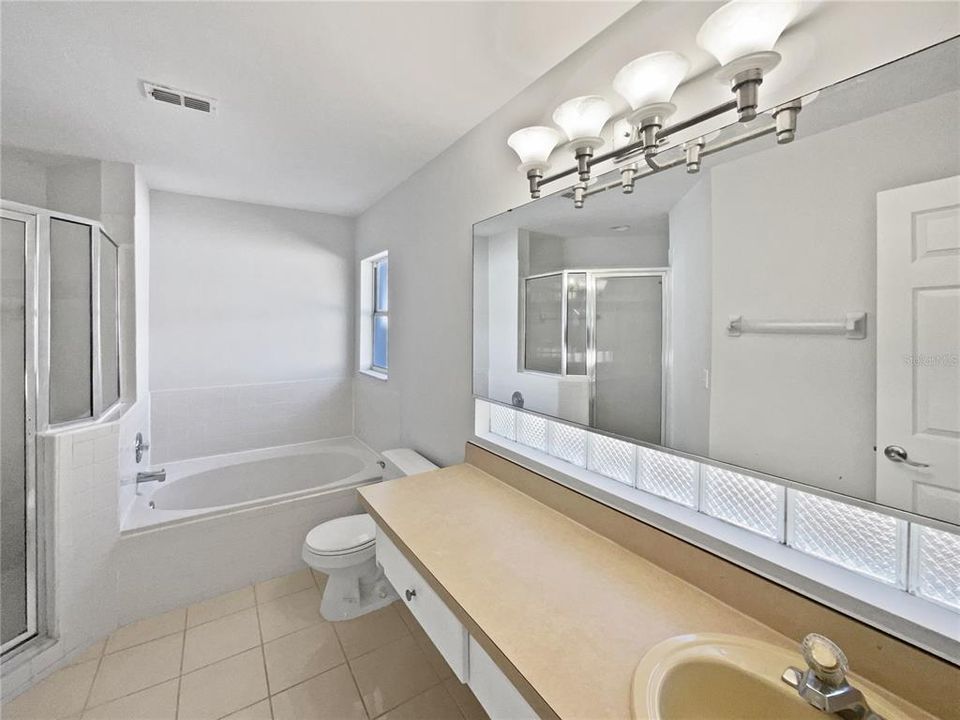 En Venta: $330,000 (3 camas, 2 baños, 1585 Pies cuadrados)