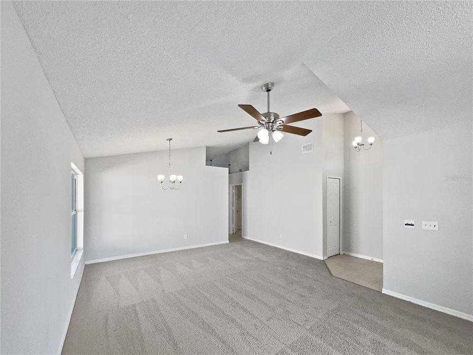 En Venta: $330,000 (3 camas, 2 baños, 1585 Pies cuadrados)