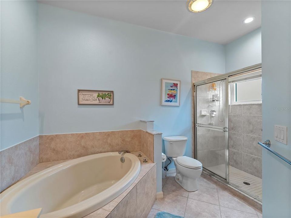 En Venta: $545,000 (2 camas, 2 baños, 1873 Pies cuadrados)