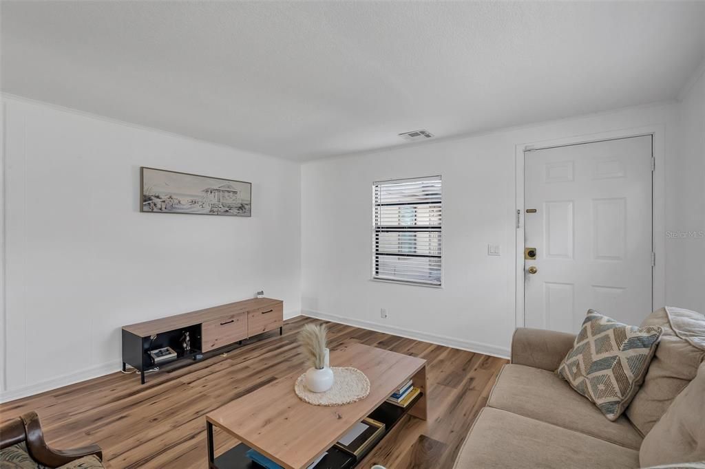 En Venta: $182,000 (2 camas, 2 baños, 840 Pies cuadrados)