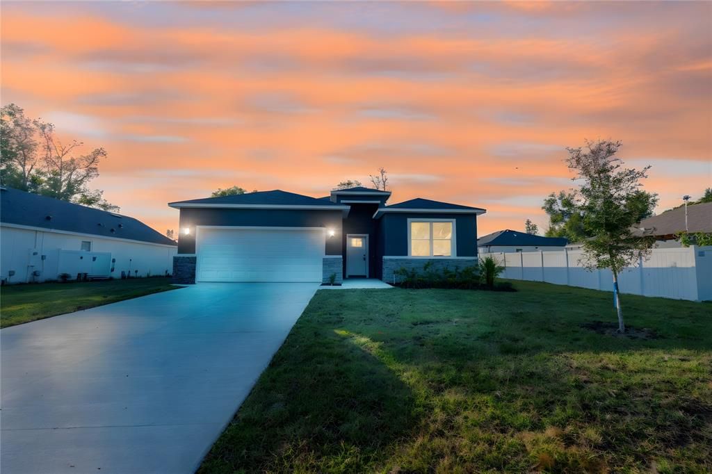 待售: $435,000 (4 贝兹, 2 浴室, 2047 平方英尺)