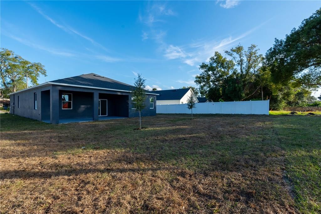 待售: $435,000 (4 贝兹, 2 浴室, 2047 平方英尺)