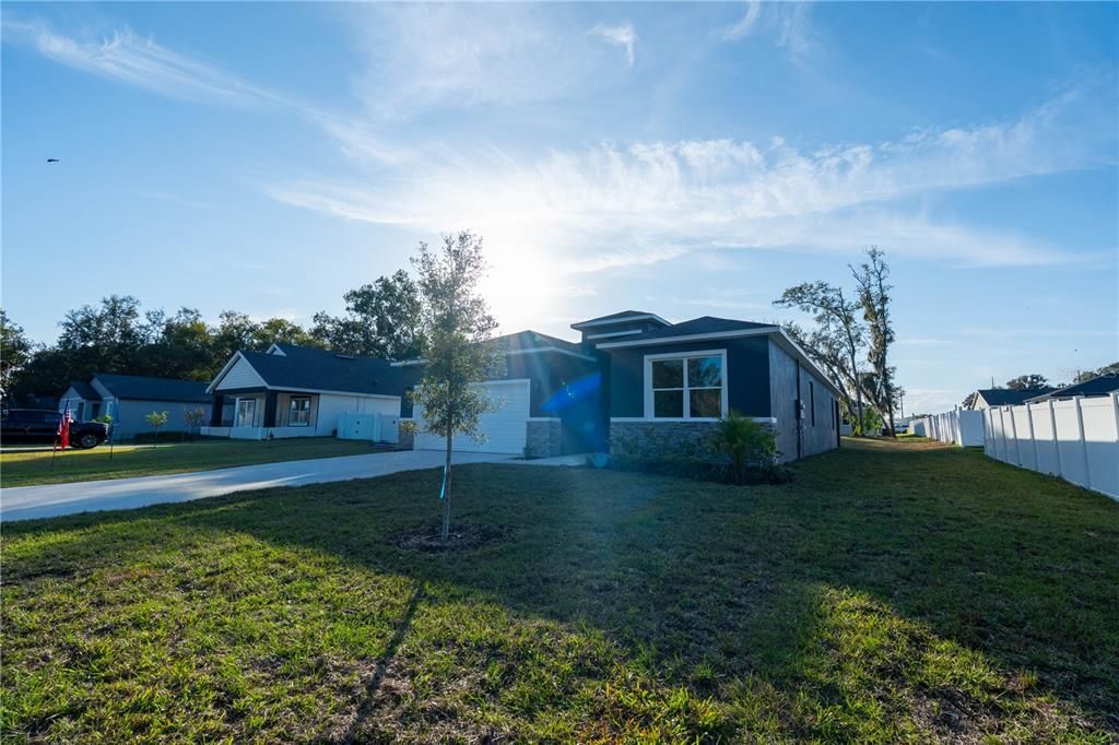 待售: $435,000 (4 贝兹, 2 浴室, 2047 平方英尺)