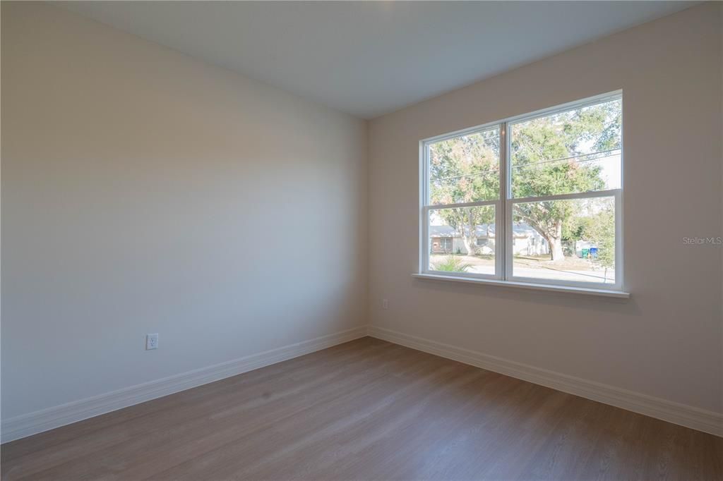 待售: $435,000 (4 贝兹, 2 浴室, 2047 平方英尺)