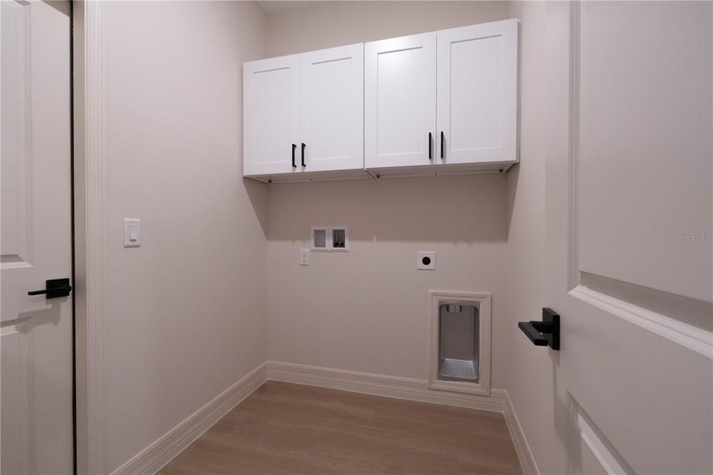 待售: $435,000 (4 贝兹, 2 浴室, 2047 平方英尺)