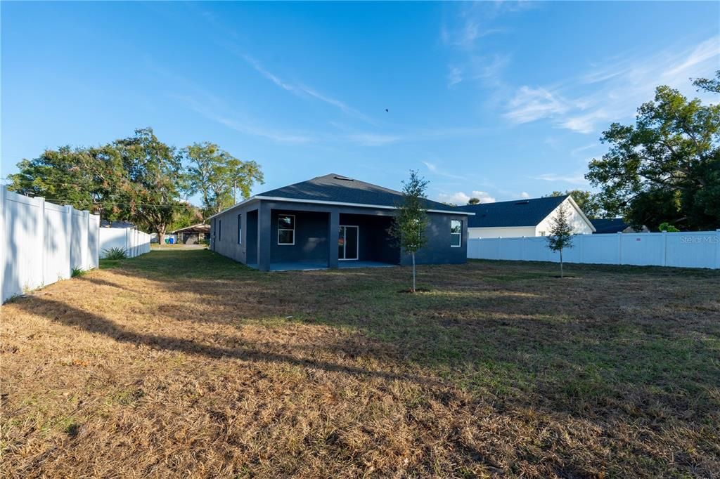 待售: $435,000 (4 贝兹, 2 浴室, 2047 平方英尺)