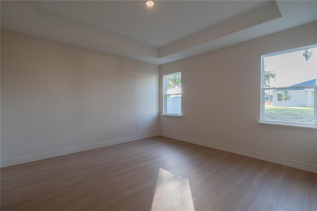 待售: $435,000 (4 贝兹, 2 浴室, 2047 平方英尺)