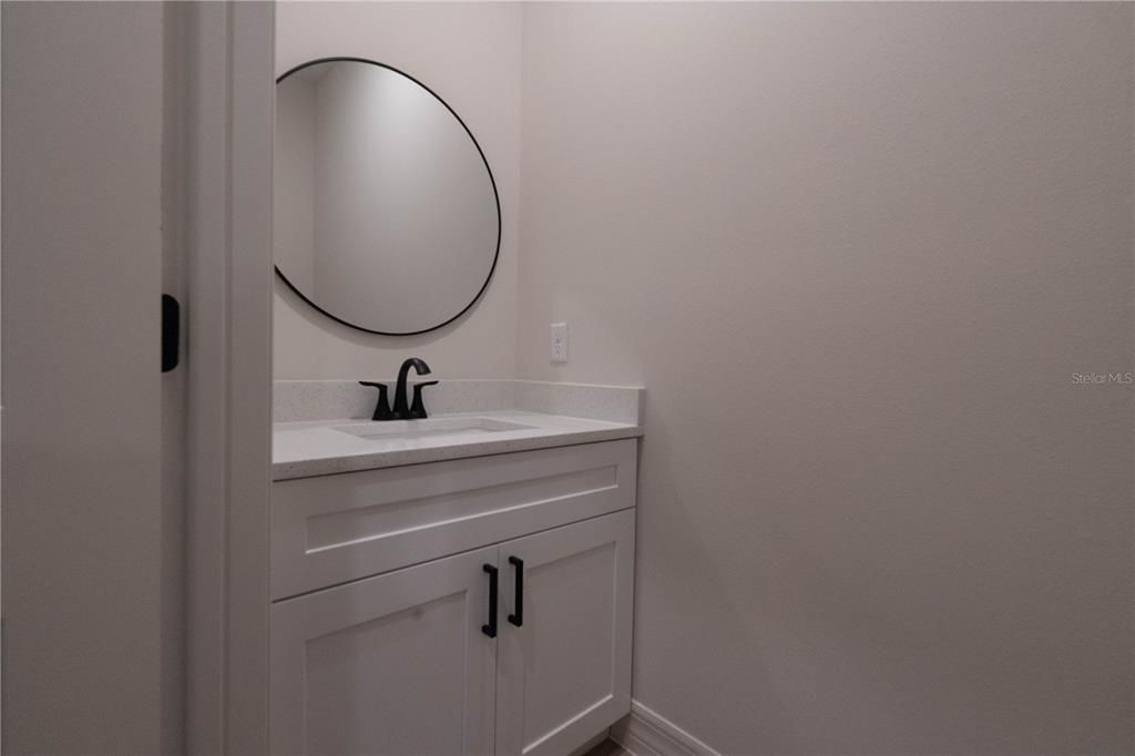 待售: $435,000 (4 贝兹, 2 浴室, 2047 平方英尺)