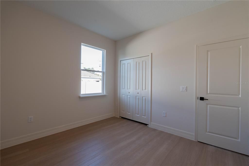 待售: $435,000 (4 贝兹, 2 浴室, 2047 平方英尺)