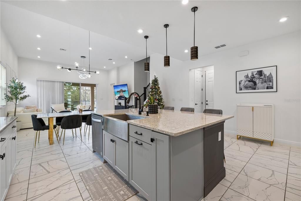 En Venta: $910,000 (5 camas, 4 baños, 3093 Pies cuadrados)