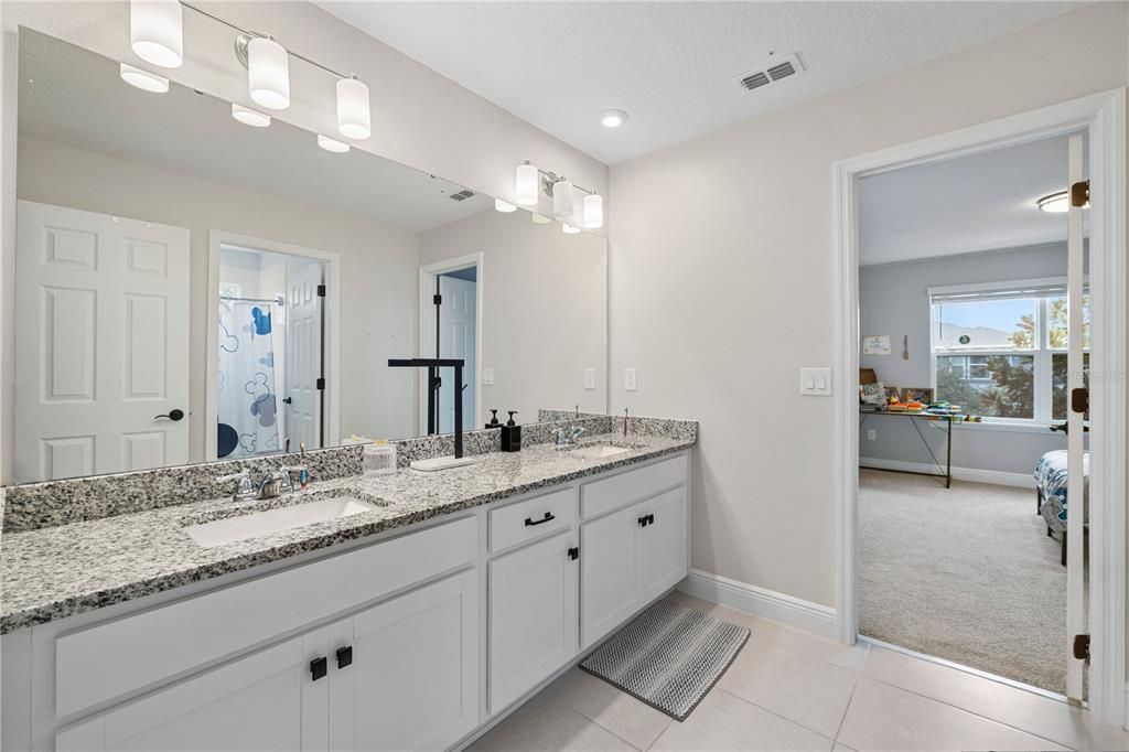 En Venta: $910,000 (5 camas, 4 baños, 3093 Pies cuadrados)