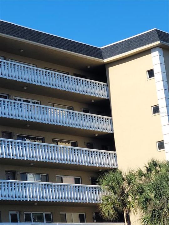 For Sale: $220,000 (3 beds, 3 baths, 2230 Square Feet)