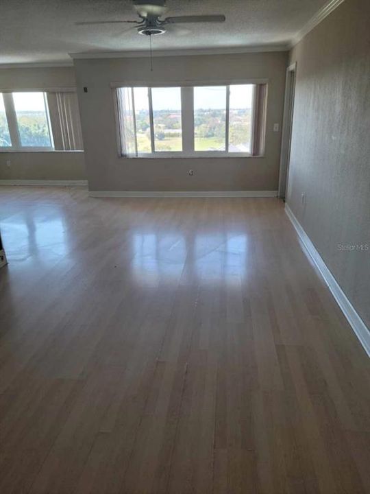 For Sale: $220,000 (3 beds, 3 baths, 2230 Square Feet)