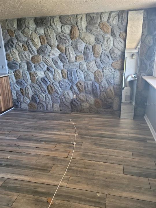 For Sale: $220,000 (3 beds, 3 baths, 2230 Square Feet)