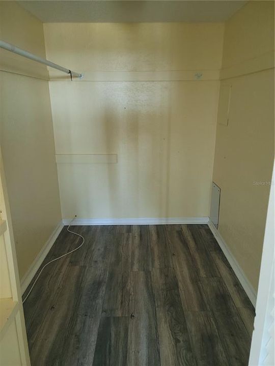 For Sale: $220,000 (3 beds, 3 baths, 2230 Square Feet)