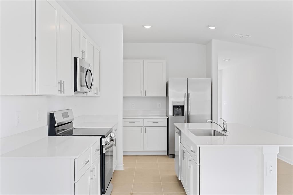 В аренду: $2,000 (3 спален, 2 ванн, 1429 Квадратных фут)