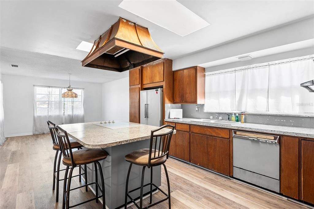 For Sale: $1,000,000 (4 beds, 2 baths, 2671 Square Feet)