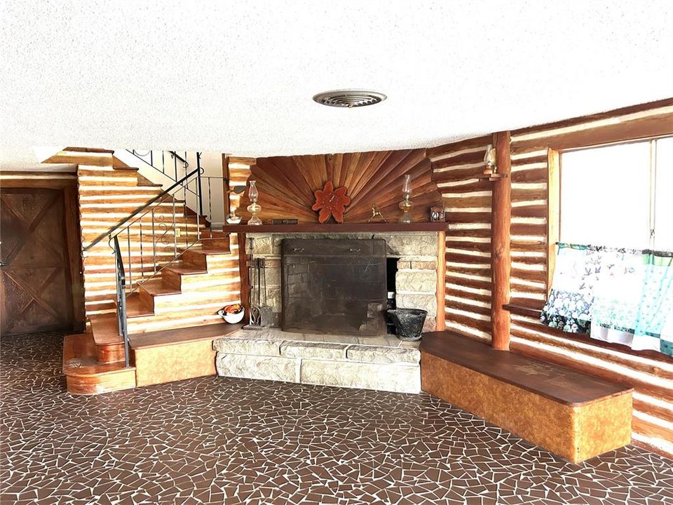 For Sale: $1,000,000 (4 beds, 2 baths, 2671 Square Feet)