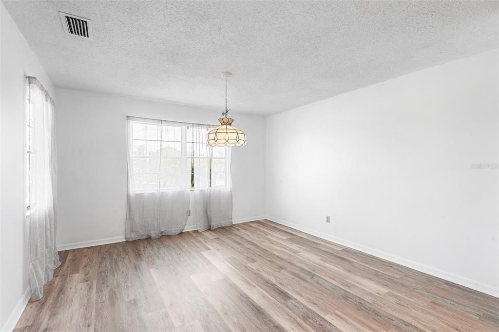 For Sale: $1,000,000 (4 beds, 2 baths, 2671 Square Feet)