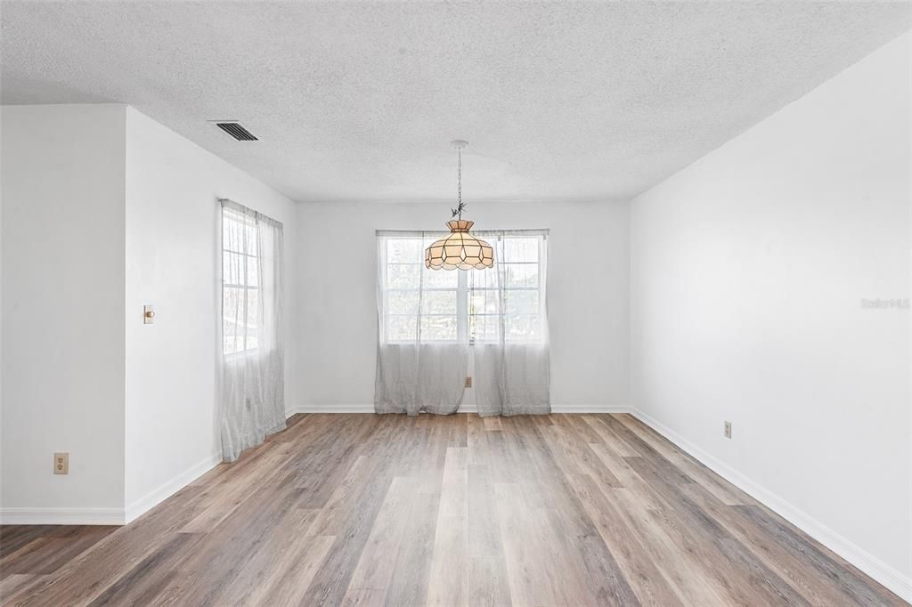 For Sale: $1,000,000 (4 beds, 2 baths, 2671 Square Feet)