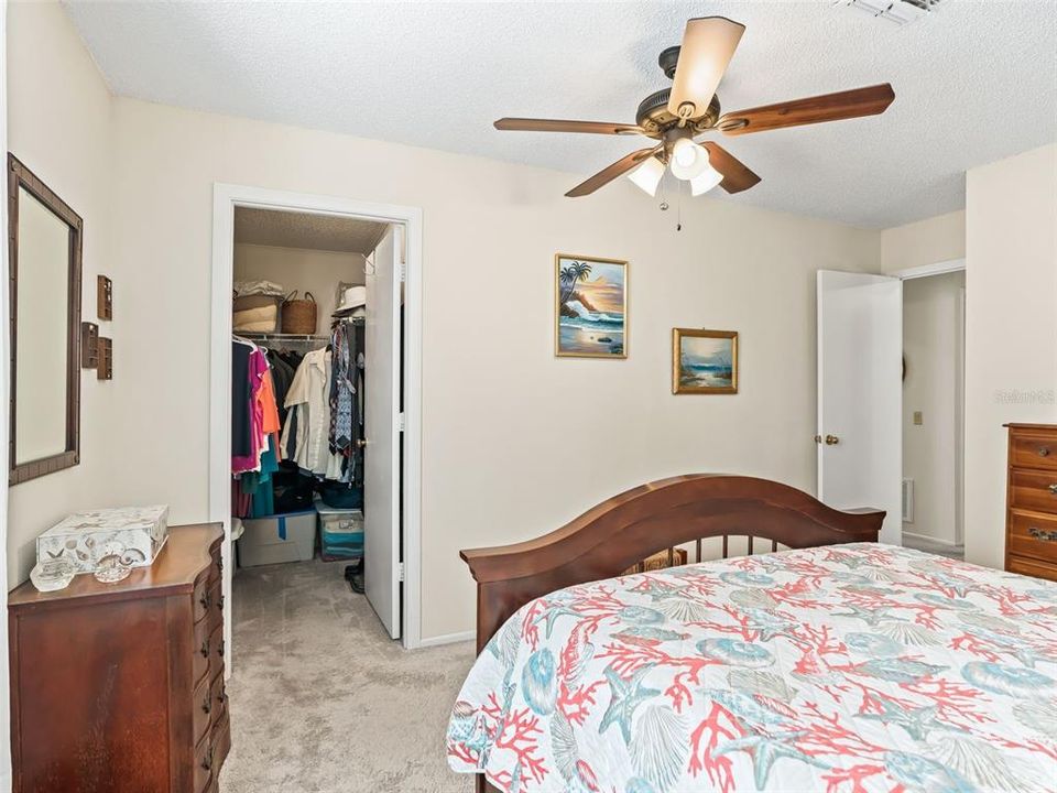 待售: $189,000 (2 贝兹, 1 浴室, 936 平方英尺)