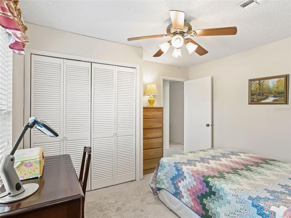 待售: $189,000 (2 贝兹, 1 浴室, 936 平方英尺)