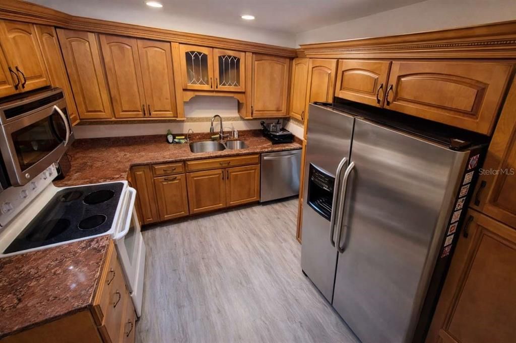 En Renta: $2,990 (4 camas, 3 baños, 2500 Pies cuadrados)