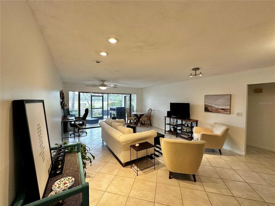 For Rent: $1,900 (3 beds, 2 baths, 1453 Square Feet)