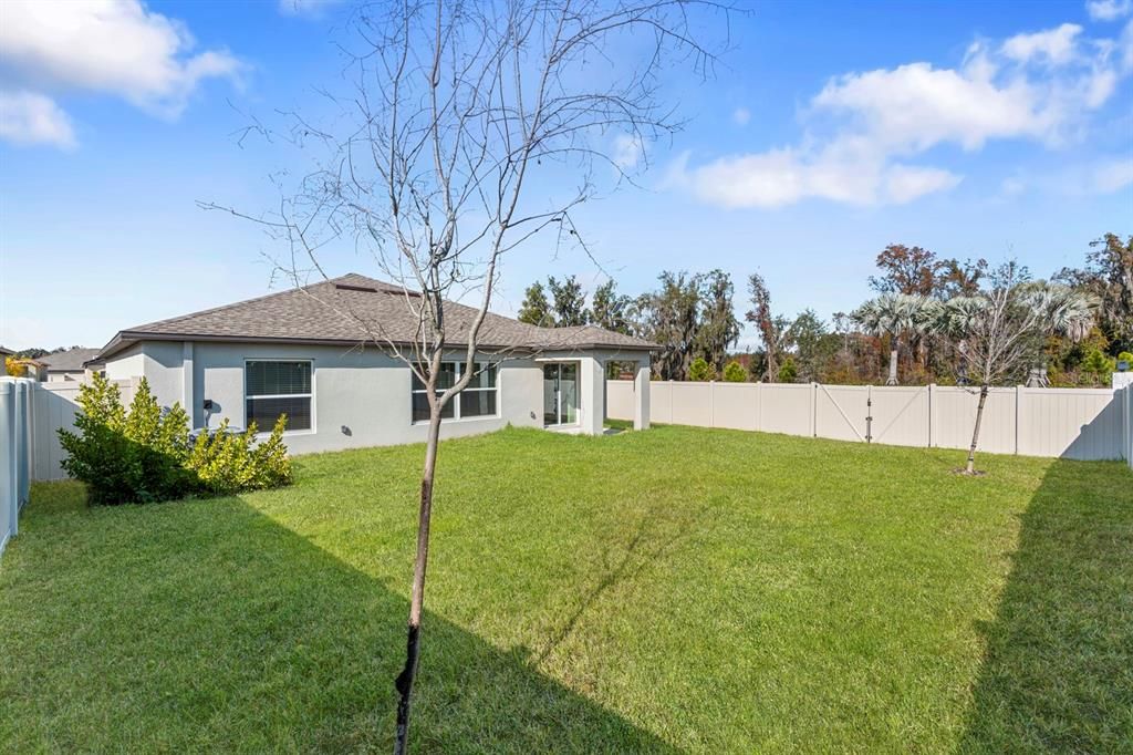 For Sale: $359,900 (4 beds, 2 baths, 1935 Square Feet)