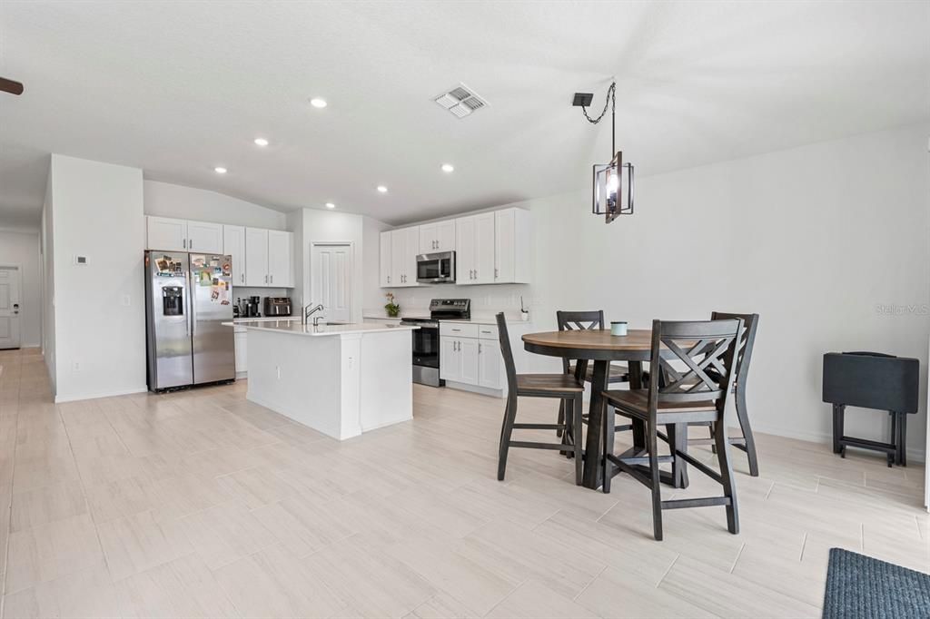 For Sale: $359,900 (4 beds, 2 baths, 1935 Square Feet)