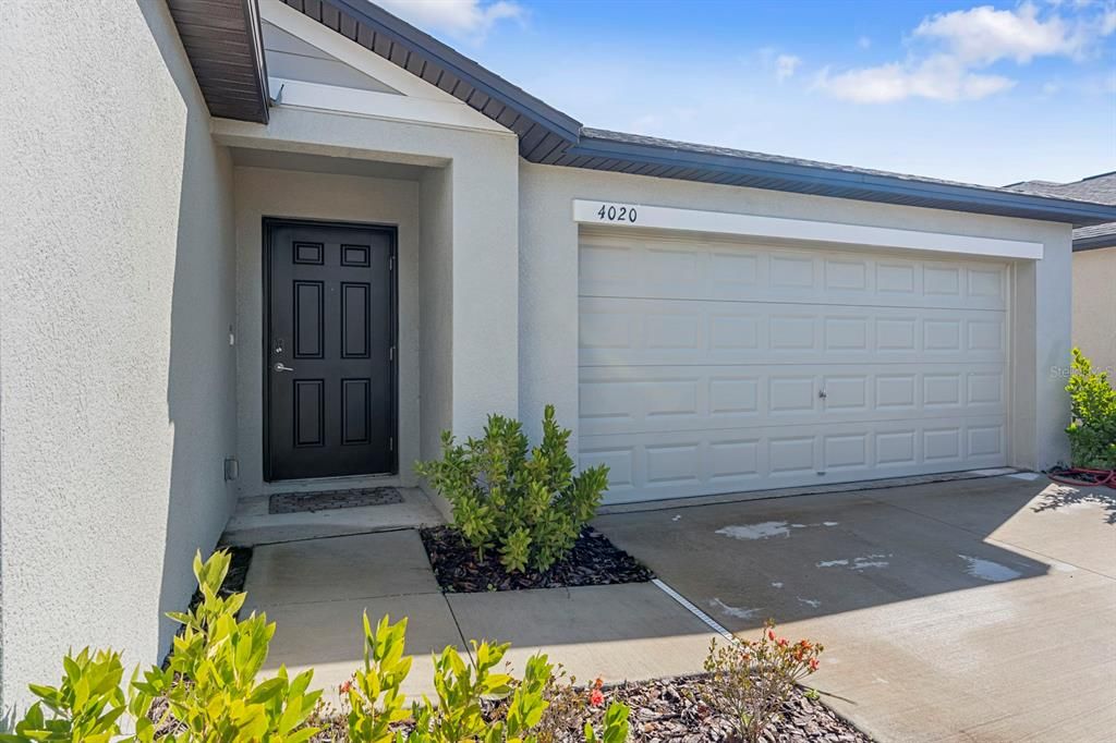 For Sale: $359,900 (4 beds, 2 baths, 1935 Square Feet)